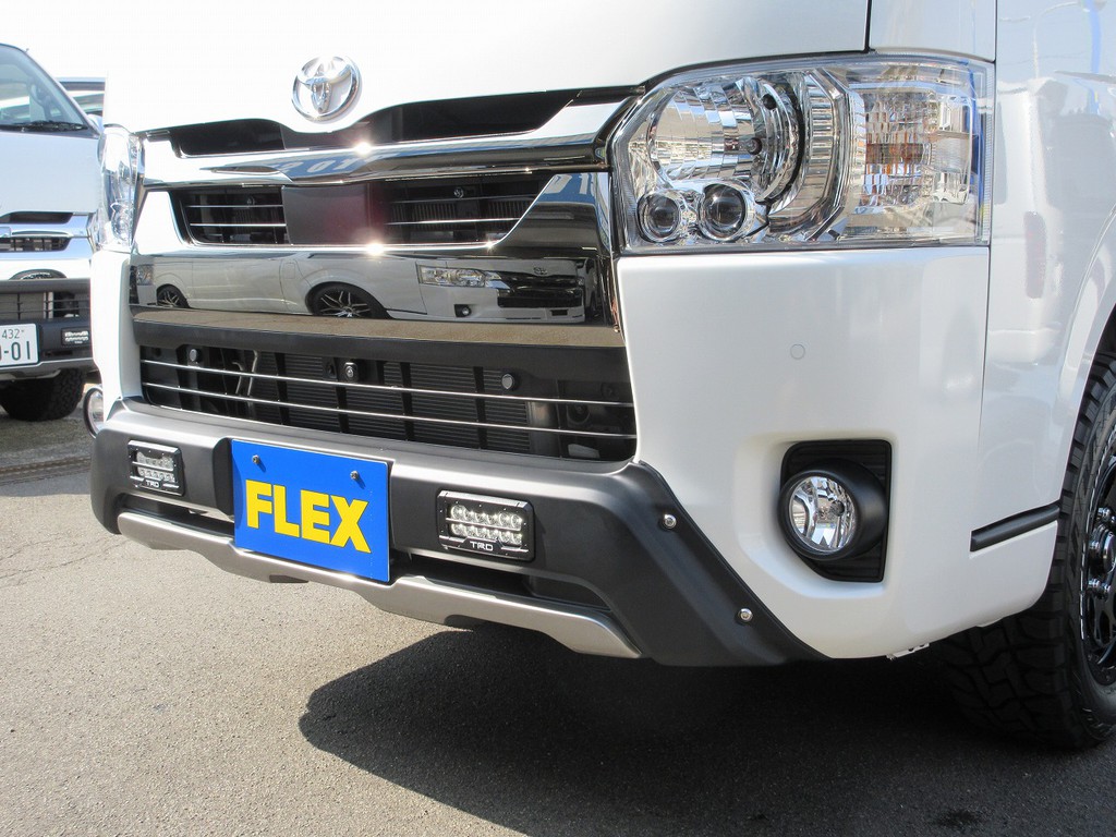 フロントスポイラーはＴＲＤ製！トヨタ純正品ですのでフィッティングもバッチリです！