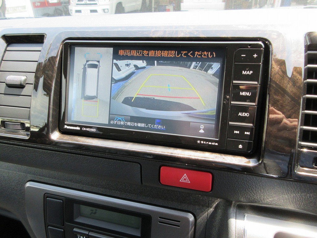 パノラミックビューモニター完備で駐車時の安心感が違いますねっ♪