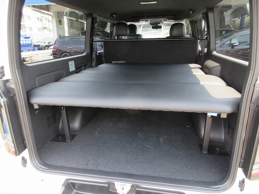 この広大なラゲッジスペースがハイエースの魅力ですねっ♪