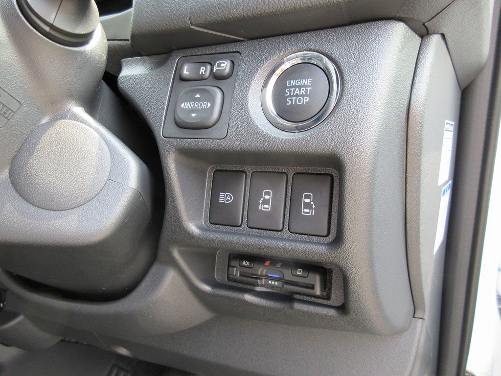 もちろんＥＴＣも装着済み♪純正のように美しくインストール♪隙間の処理も抜かり無し！！！