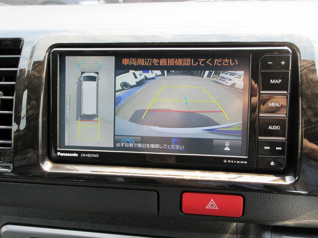 現行型メーカーオプションのパノラミックビューモニターも付いてます！駐車時の安心感が違いますねっ♪