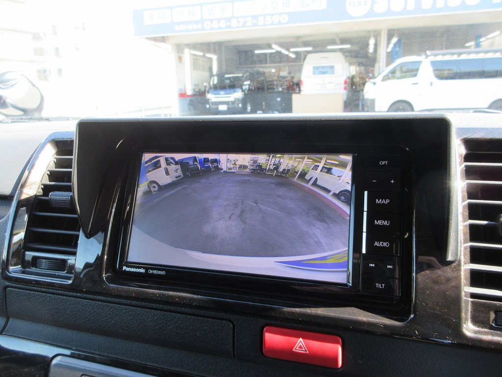 バックカメラも装着されておりますので駐車時はバックも安心ですねっ♪