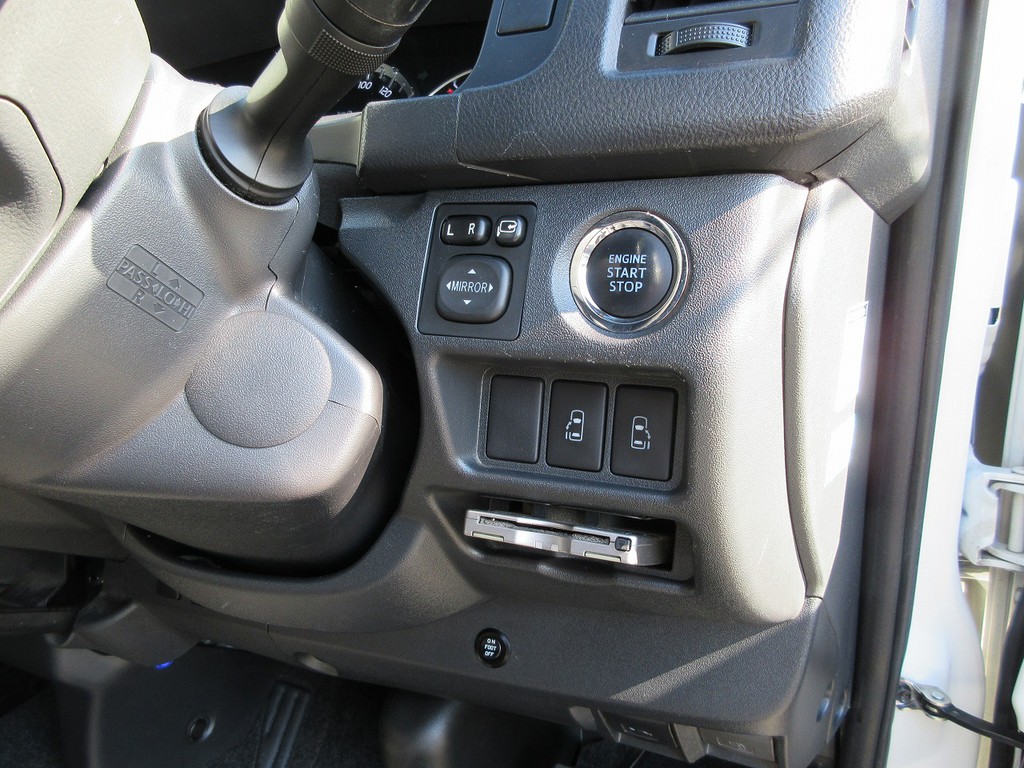 デュアルパワースライドドア装着車！もちろんＥＴＣも付いてますよっ♪