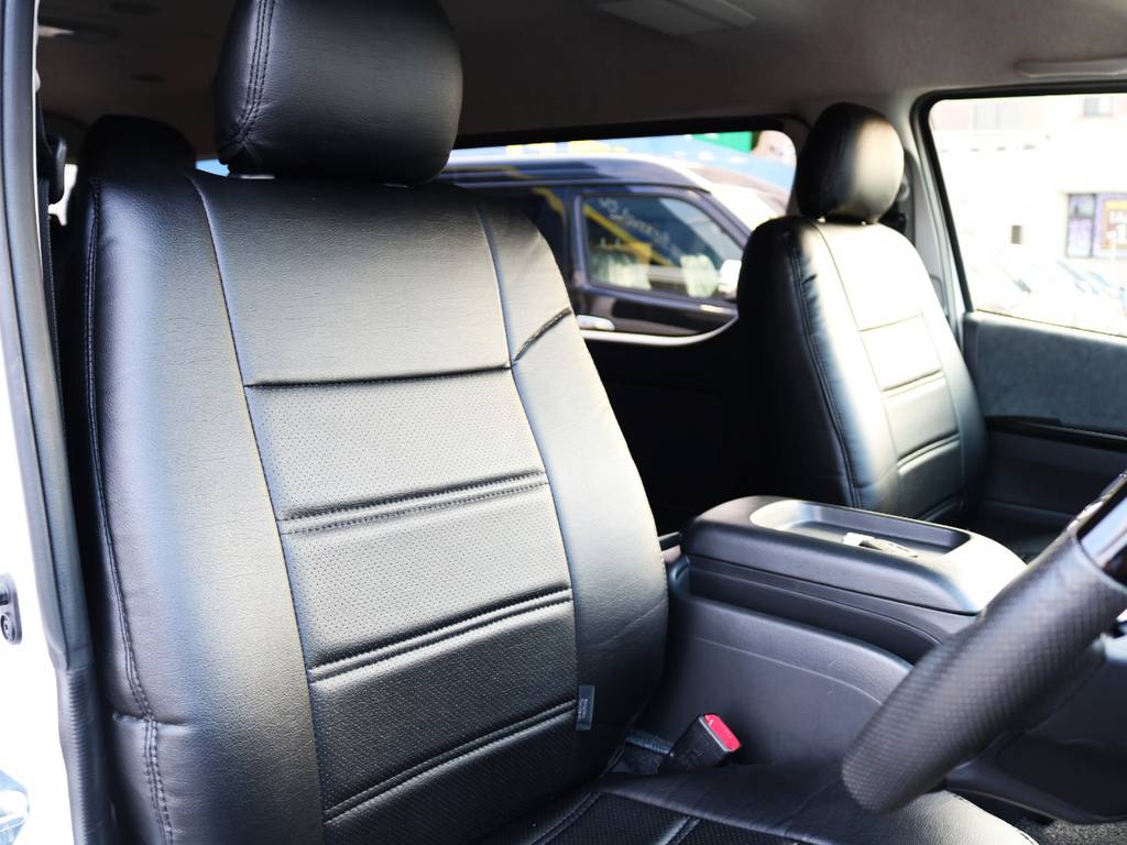 運転席シート、新品黒革調シートカバー付き！