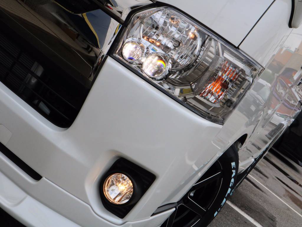 メーカーオプション「ＬＥＤヘッドライト」！夜間走行も安心です♪