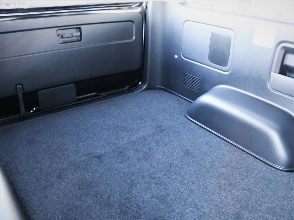 広い車内で何でも収納可能です♪