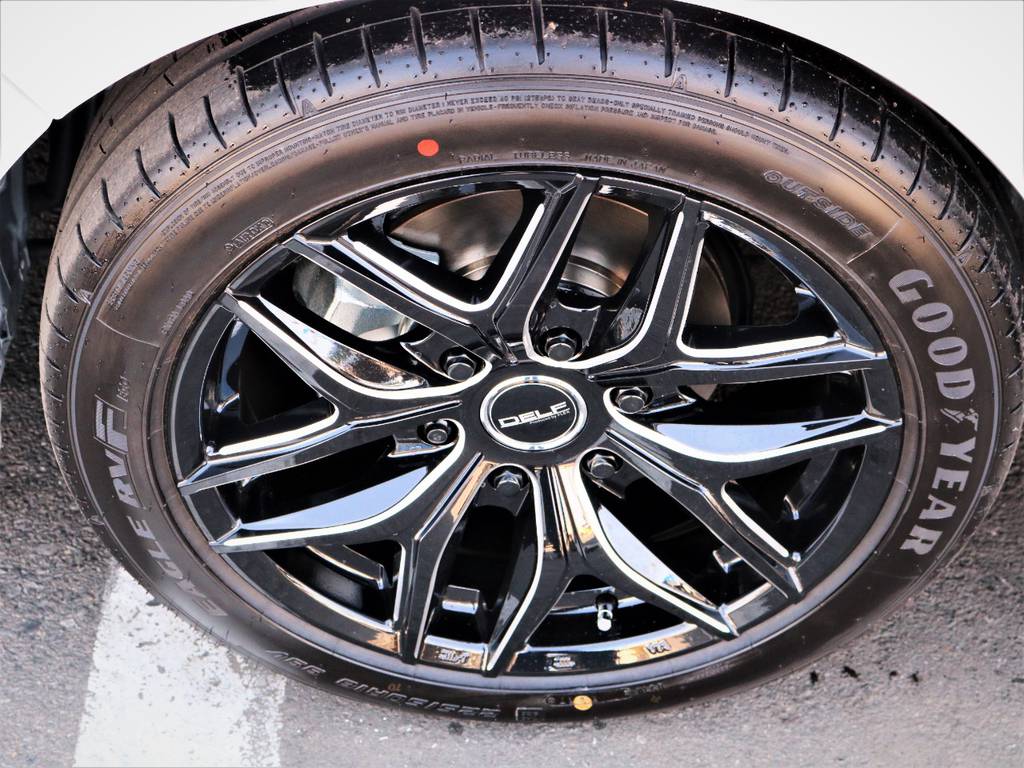 デルフ０１ブラックミーリング１８インチアルミホイール、グットイヤー装着♪