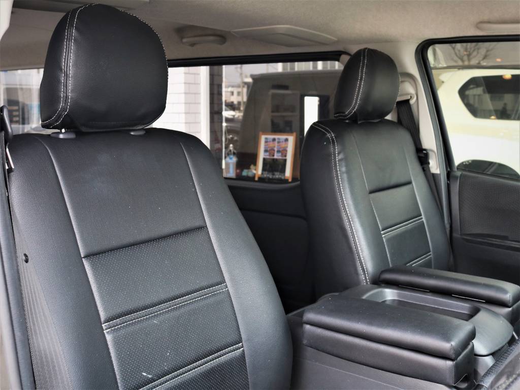 運転席シート、黒革調シートカバー！