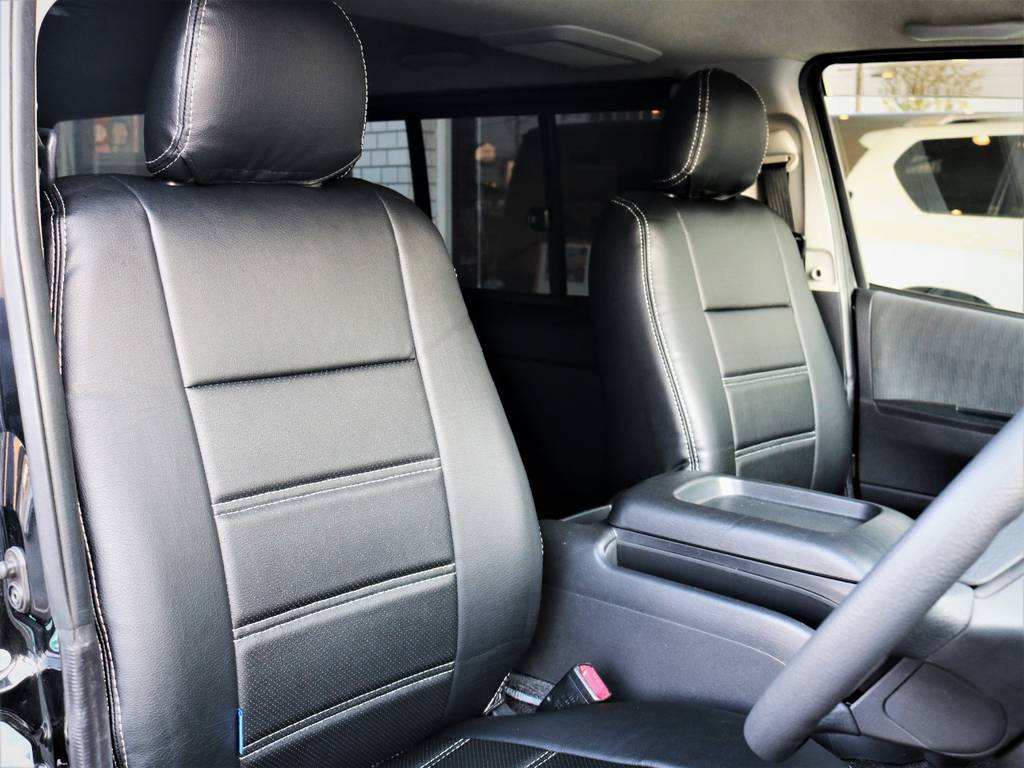 運転席シート、新品黒革調シートカバー付き！