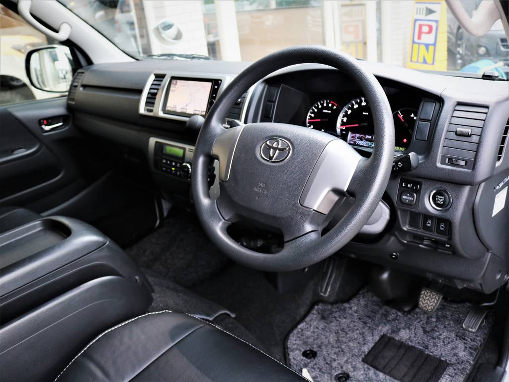綺麗な運転席周り！