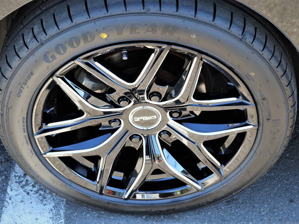 デルフ０１ＢＭ１８インチアルミホイール、国産グットイヤータイヤ！