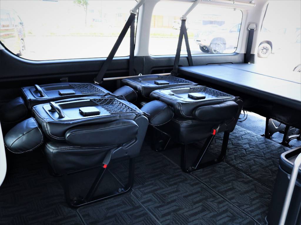 ２列目、３列目、リクライニング施工済みです！