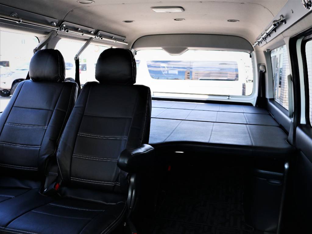 ２列目を倒さなくてもベッド展開可能です！