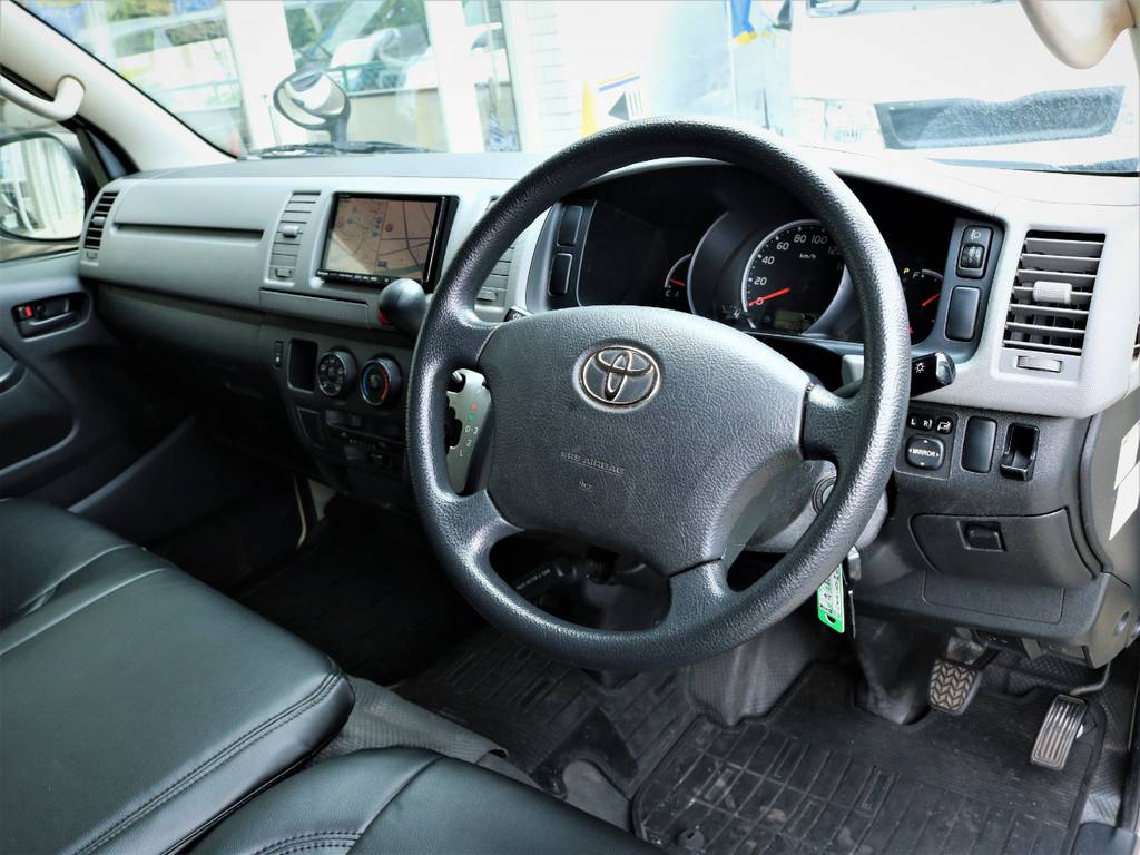 運転席周り！電動格納ミラー付き！