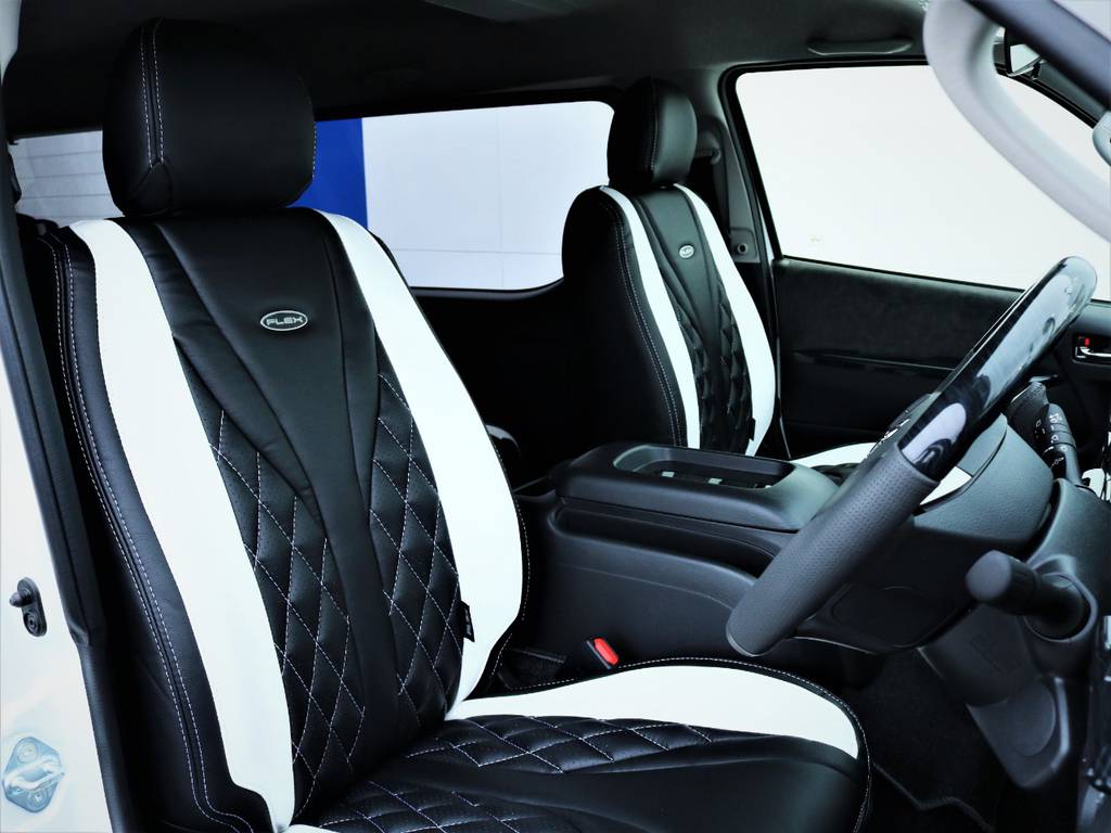 運転席シート、ＦＬＥＸオリジナルシートカバー付き！