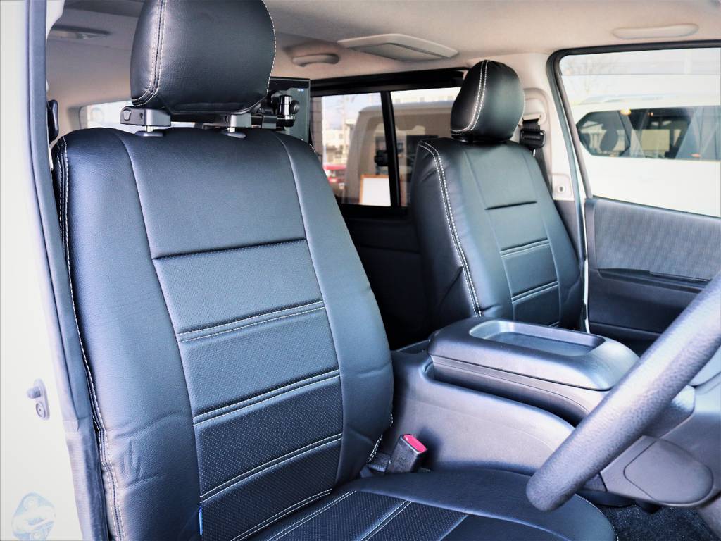 運転席シート、黒革調シートカバー！