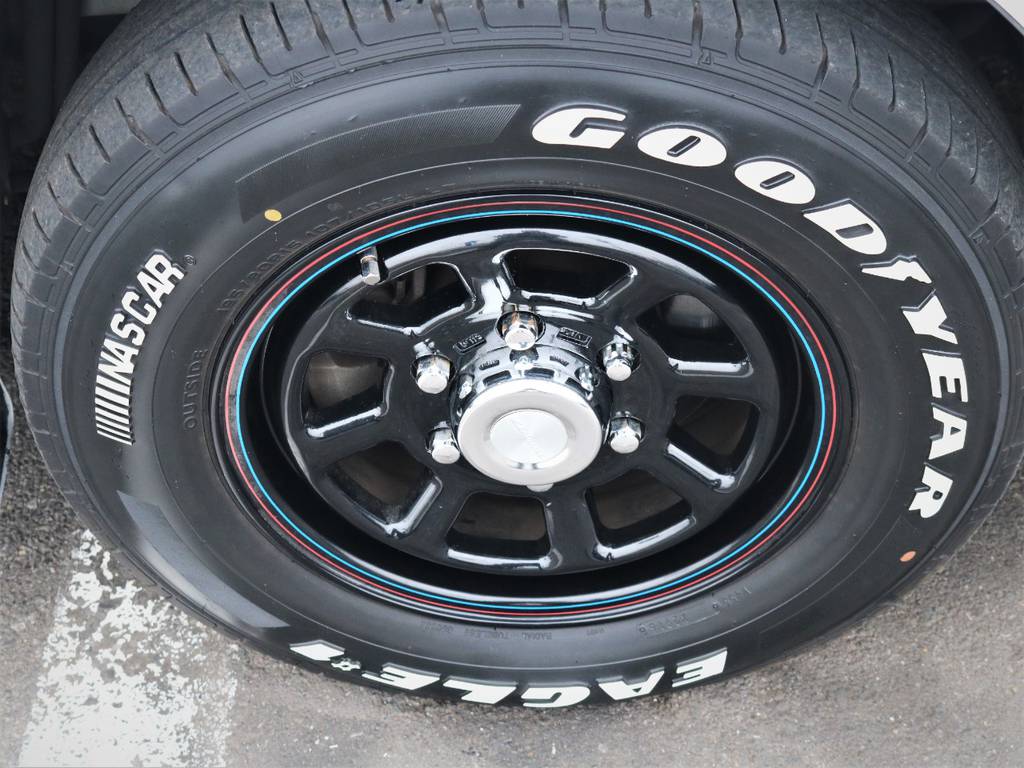 １５インチアルミホイール、ナスカータイヤ！