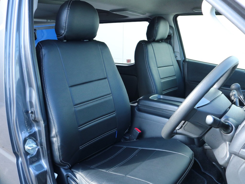 運転席シート、黒革調シートカバー！