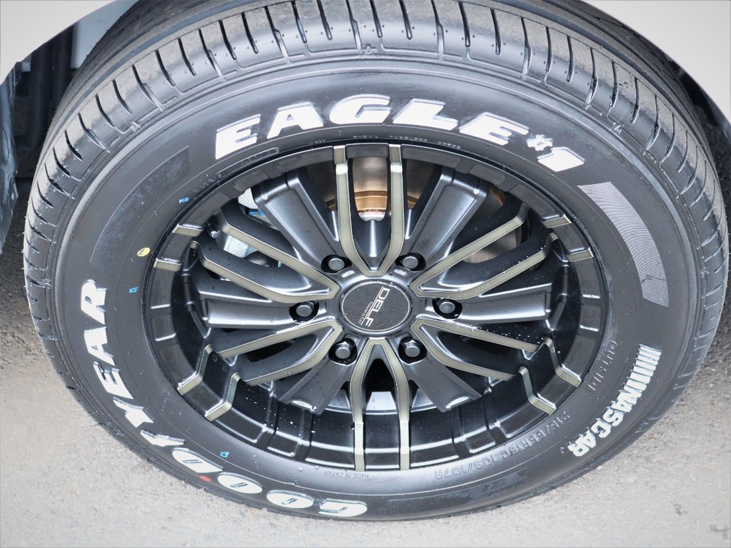 デルフ１６インチアルミホイール、ナスカータイヤ！