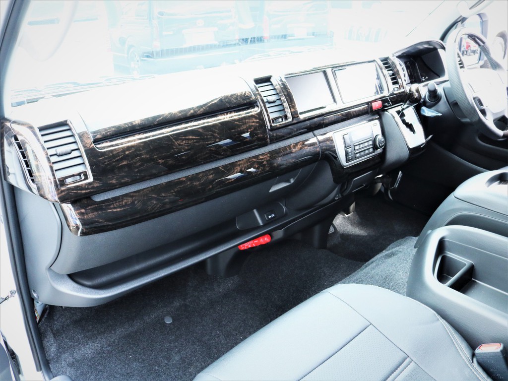 マホガニー調パネル！