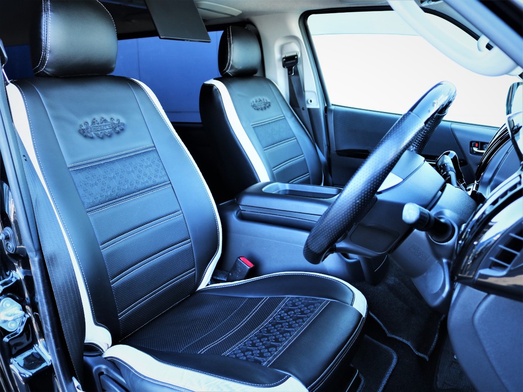 運転席シート、ハーツ製シートカバー！
