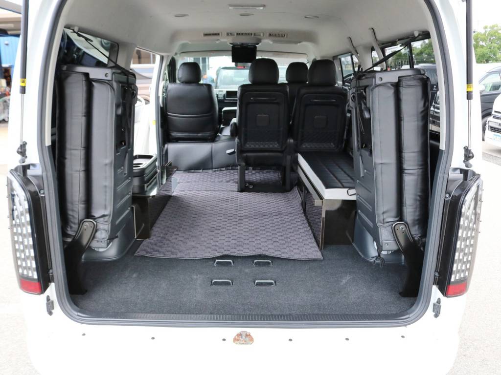 ベットキットを外すと十分なラゲッジスペースも確保できます！
