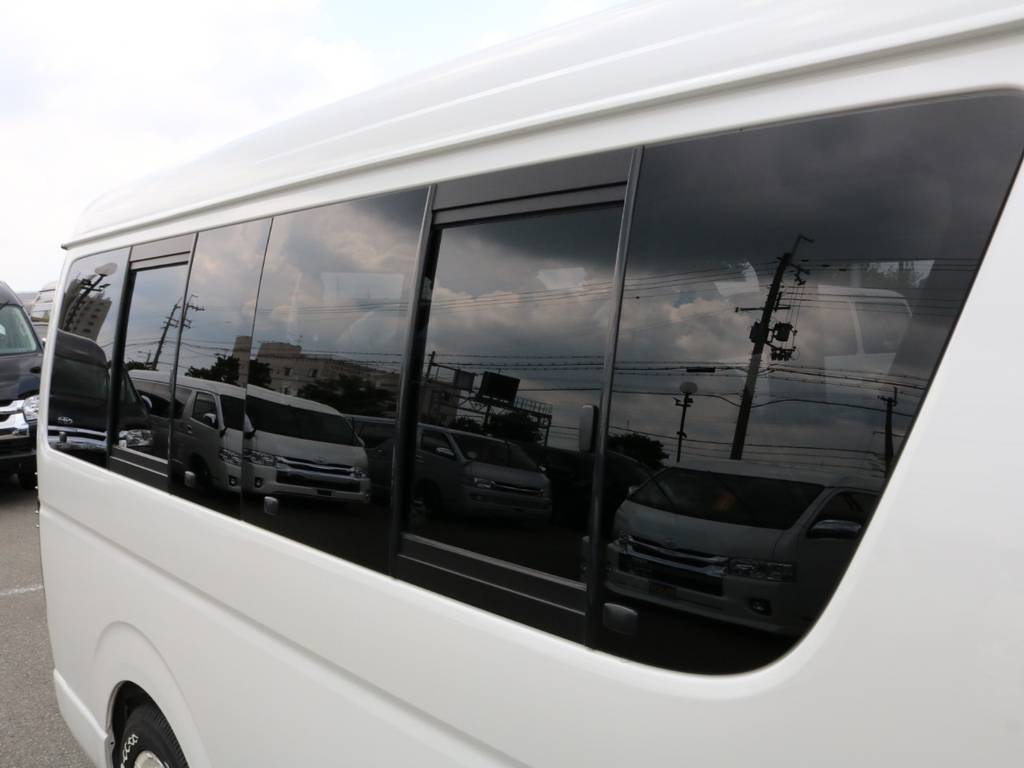 サイドガラス開閉式！