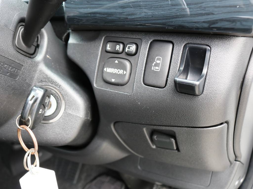 パワースライドドア完備！