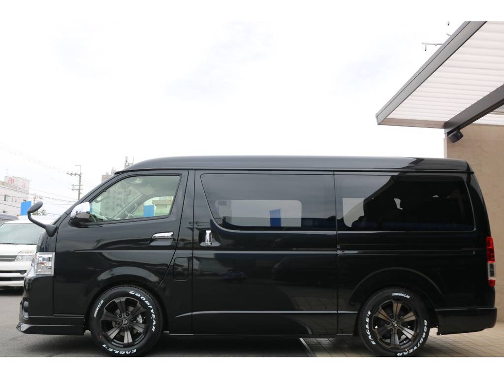 ３ナンバー車両ではありますが、両側パワースライドドア装備されております♪