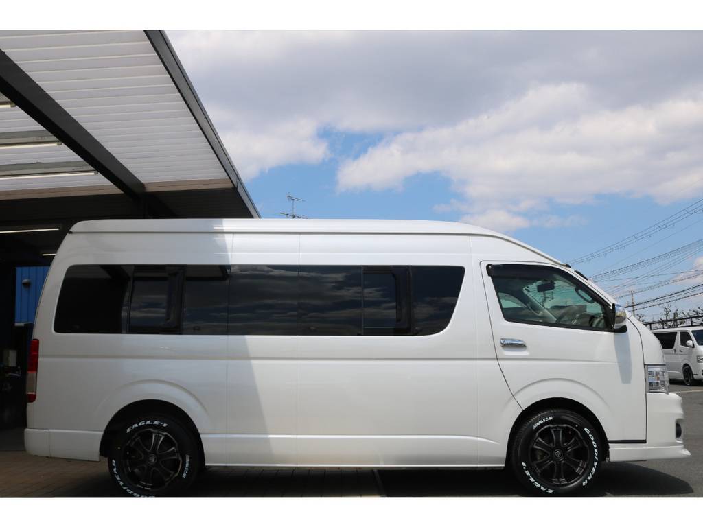 プライベート＆送迎車としてもお使い頂ける様にノーマル車高にさせて頂いております♪