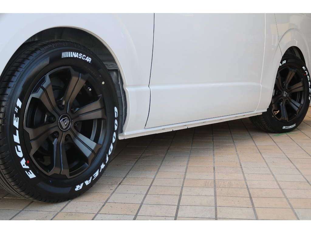 ＦＬＥＸバルベログランデ１７インチＡＷ＆ナスカータイヤ