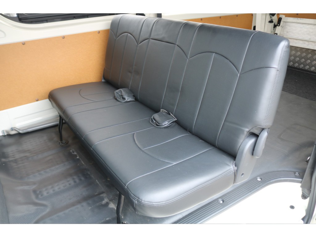 4型ＤＸガソリン２ＷＤ・トヨタＴＥＣＳ製リフト付きバン入庫♪