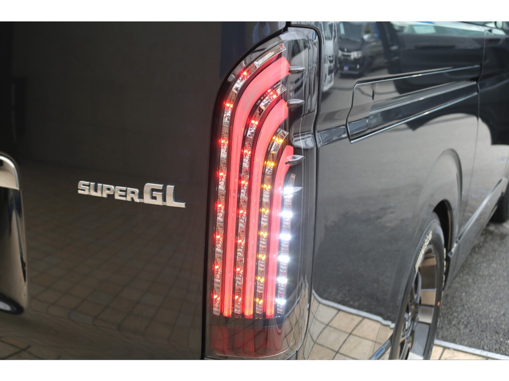 18年ハイエースバン・スーパーＧＬ・ガソリン２ＷＤ・買取直販♪