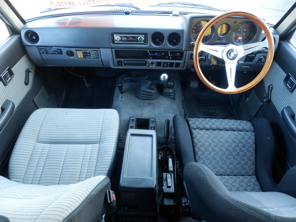 ランドクルーザー60 ランドクルーザー６０gx シルバーボディ 平屋根 観音開き ガソリンマニュアル ２インチリフトアップ トヨタランドクルーザー60gx中古車 車探しなら中古車 新車の専門店flex フレックス へ