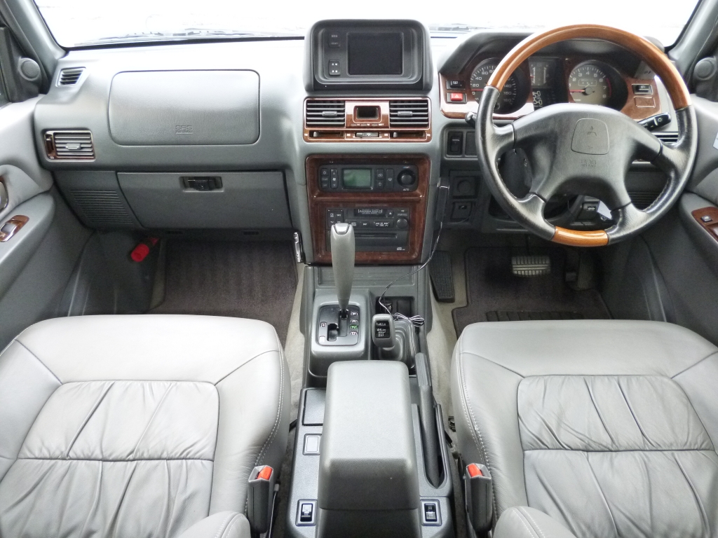 パジェロ パジェロ ３５００ｇ スーパーエクシード ｍｍｃｓ レザーシート サンルーフ 最終型 フルノーマル美車 １ナンバーｏｋ 三菱パジェロ スーパーエクシード中古車 車探しなら中古車 新車の専門店flex フレックス へ