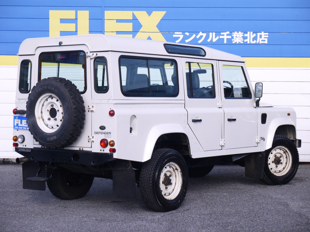ディフェンダー ディフェンダー １１０ ｔｄ５ ２５００ｄｔ ディーラー車 ｎｏｘ適合 全国登録ｏｋ ランドローバーディフェンダーtd5中古車 車探しなら中古車 新車の専門店flex フレックス へ
