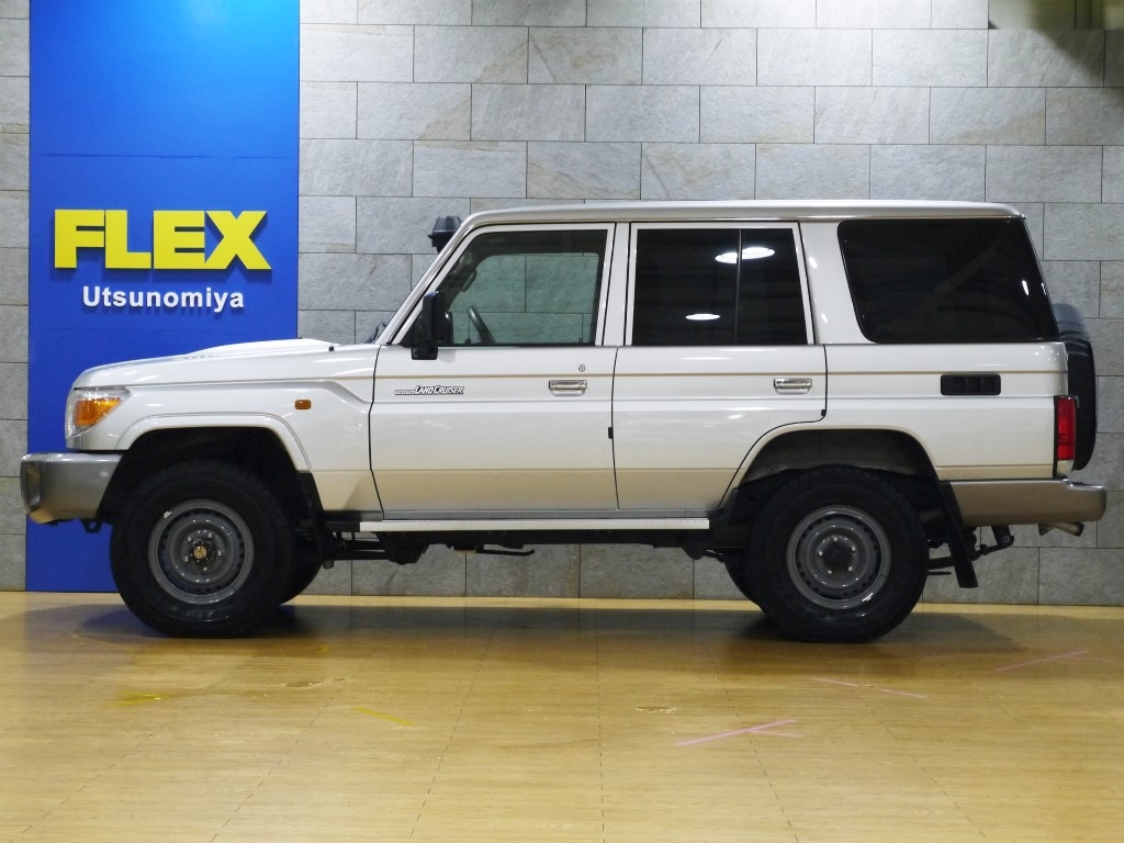 ランドクルーザー70 V8のﾃﾞｨｰｾﾞﾙﾀｰﾎﾞｴﾝｼﾞﾝ Noxpm適合車 全国登録可能 純正ｼｭﾉｰｹﾙ ﾃﾞﾌﾛｯｸ 地ﾃﾞｼﾞ対応ﾅﾋﾞ ﾌﾛﾝﾄ ｻｲﾄﾞﾊﾞｯｸｶﾒﾗ Etc トヨタランドクルーザー70ディーゼルターボ 車 逆輸入の超レア車 中古車 車探しなら中古車 新車の専門店flex