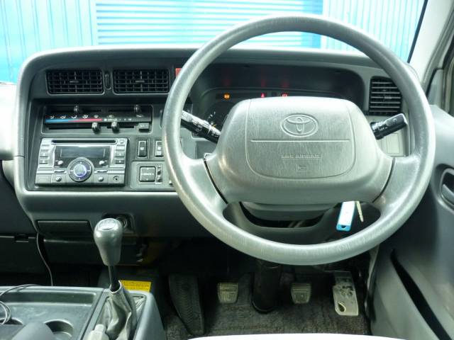 ハイエース100 ｈ１１ レジアスエースバン ｓ ｇｌ 低燃費で経済的な５ｍｔ 人気の白ツートン プライベート仕様車 トヨタハイエース 100スーパーgl中古車 車探しなら中古車 新車の専門店flex フレックス へ