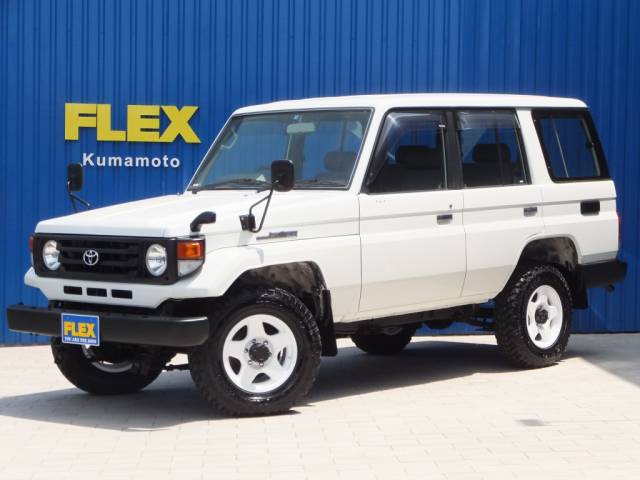 ランドクルーザー70 ランクル７７ ｌｘ ４２００ｄ 当店リメイクコンプリート ７６フェイス リヤバンパー 新品ブラｖ１６インチａｗ トヨタ ランドクルーザー70lx中古車 車探しなら中古車 新車の専門店flex フレックス へ