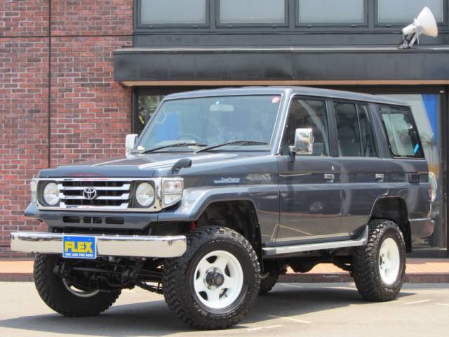 ランドクルーザー70 ランドクルーザー ７７ Lx ５速mt Zeal３インチアップリーフ ブラットレイ ２3５ ８５ １６ ４ナンバー登録 トヨタランドクルーザー70lx中古車 車探しなら中古車 新車の専門店flex フレックス へ